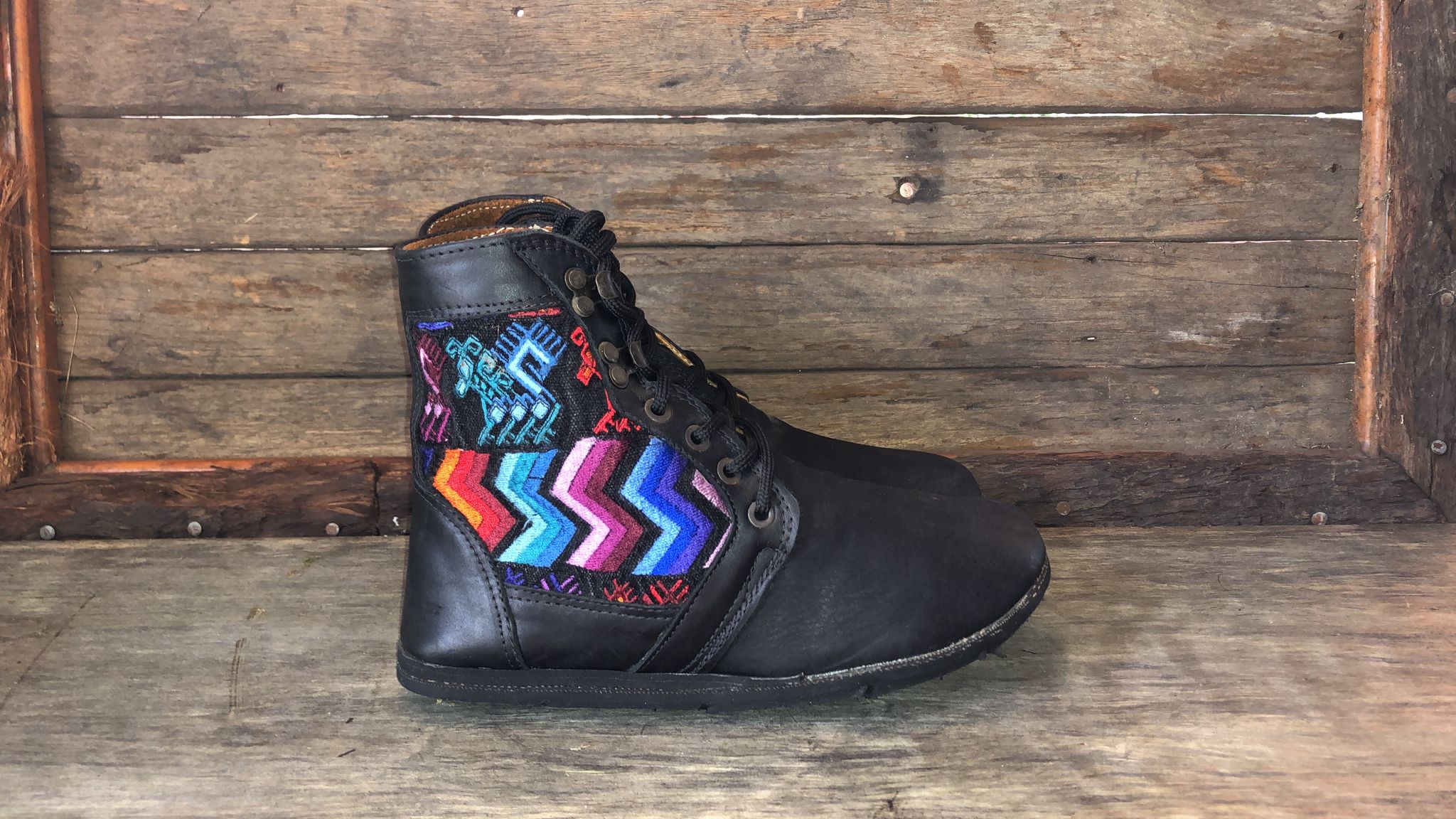 Size 38 Barefoot Sierra Boot - Aztec Animal and ZigZag