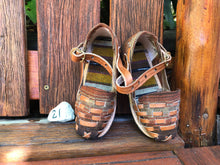 Load image into Gallery viewer, Size 21 Kid&#39;s Huarache Sandals - Light Brown