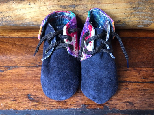 Size 21 Baby Moccasins - Navy with Rainbow Arrows