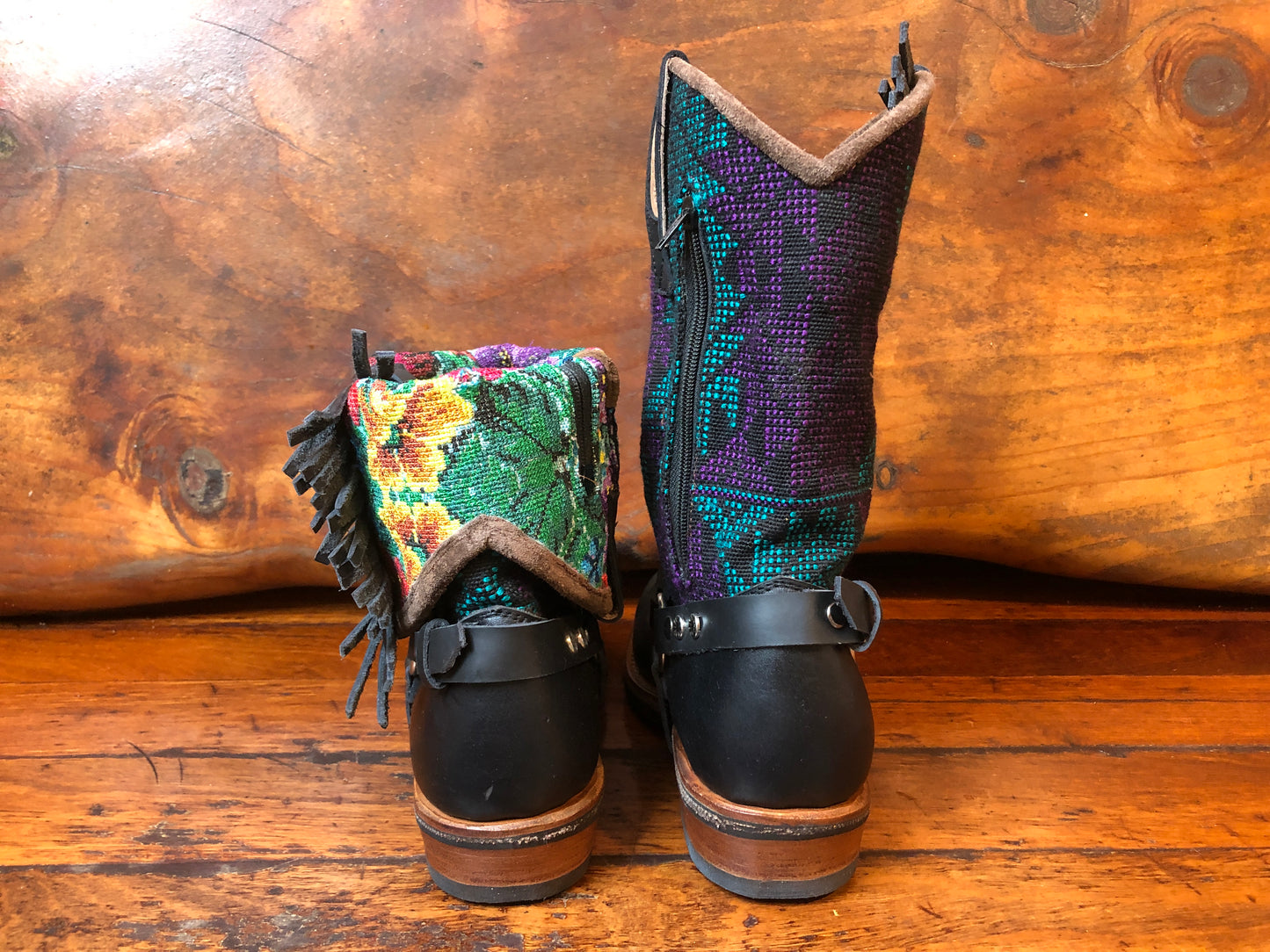 Size 40 Blunt-toe Cowgirl Bling Boots Aztec and Flowers Inside
