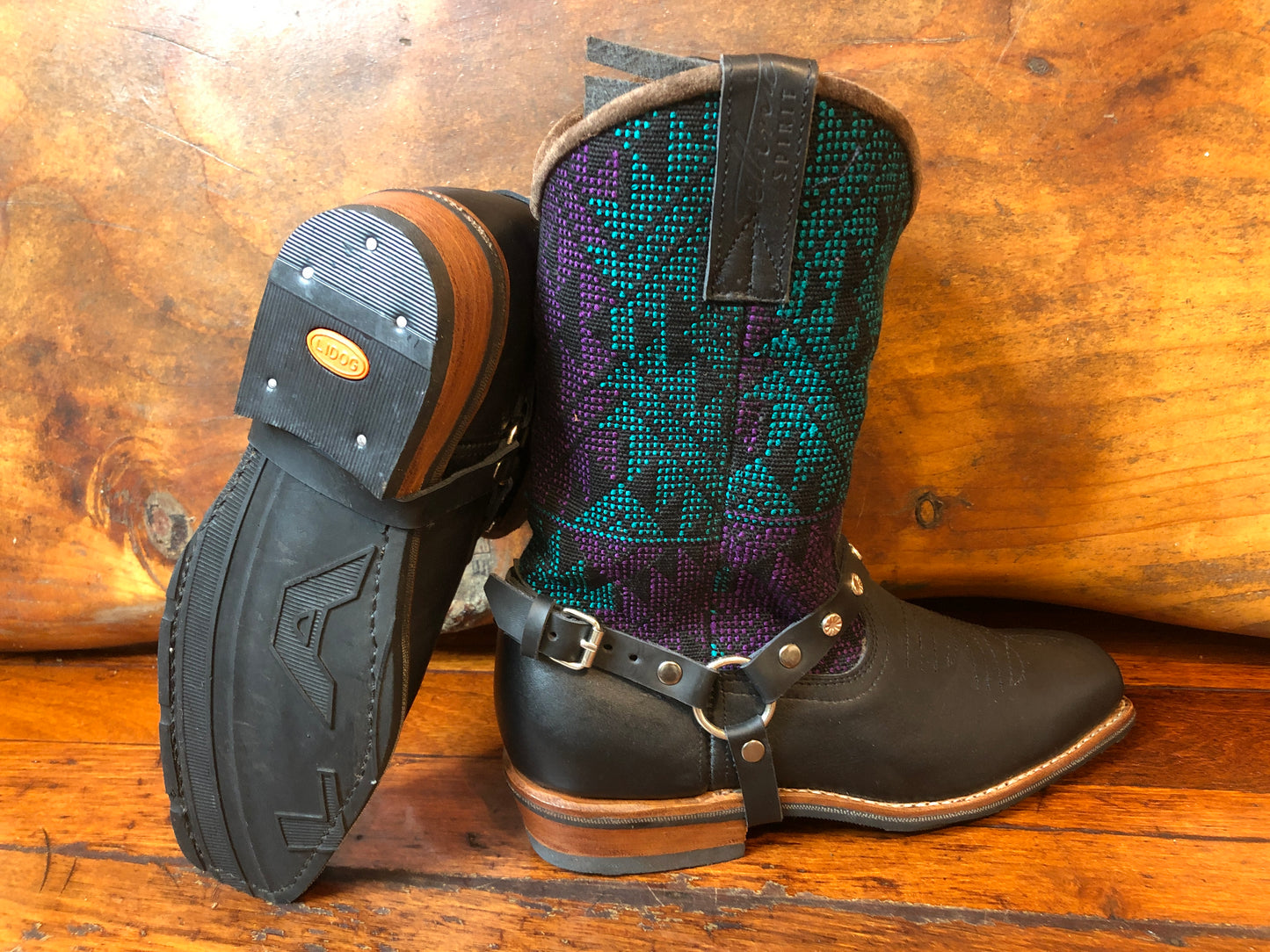 Size 40 Blunt-toe Cowgirl Bling Boots Aztec and Flowers Inside
