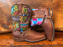 Load image into Gallery viewer, Size 40 Blunt-toe Cowgirl Bling Boots Birds in the Garden