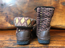 Load image into Gallery viewer, Size 45 Deluxe Desert Boots - Brown Zigzags