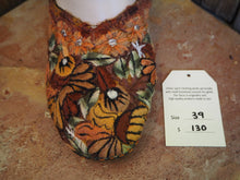 Load image into Gallery viewer, Size 39 Ballerina Sandals - Golden Birds