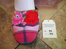 Load image into Gallery viewer, Size 40 Ballerina Sandals - Red and Pink Roses