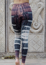 Load image into Gallery viewer, Tie dye Leggings- Mocha Black and White Rivers