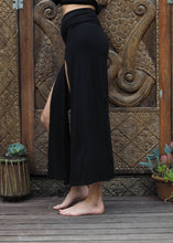 Load image into Gallery viewer, Split Maxi Skirt - Black