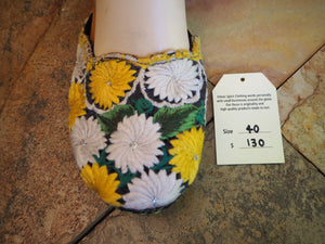 Size 40 Ballerina Sandals - Yellow and White Daisies