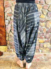 Load image into Gallery viewer, Tribal Baggy Pants - Black