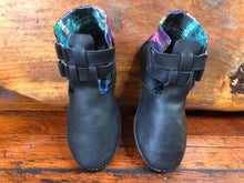 Load image into Gallery viewer, Size 32 Kids Adventure Boots - Rainbow Ducks on Black