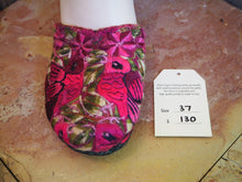 Load image into Gallery viewer, Size 37 Ballerina Sandals - Pink Hummingbirds and Leaves